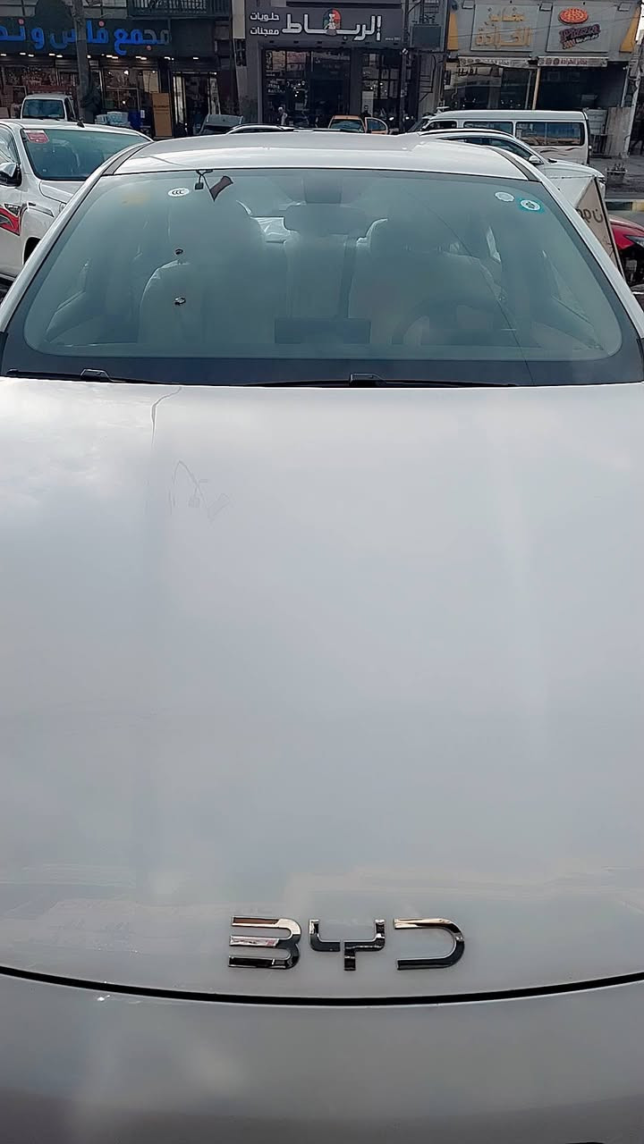 بي واي دي سيل 5  
byd 05 
ماشية الف
رقم بغداد 
مقدمة شدة والباقي وعدة ٣ اشهر
السعر الكلي ١٦٠ ورقة
***********
