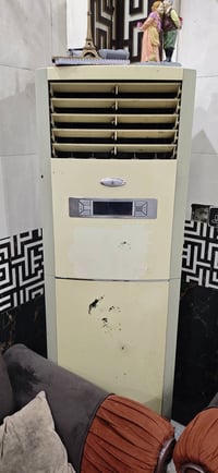 #عندي سبلتين كنتوري ٢ ونص طن  واحد غازه طاير والثاني مطلع عطل E3 يعني ...