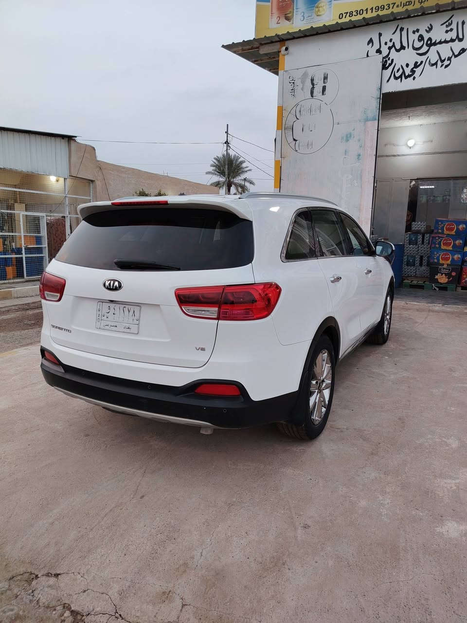 كيا سورنتو ٢٠١٦ خليجي محرك ٣٦٠٠ رقم بغداد ٦سلندر
السونار موجود مع الصور سيارة نظيفة محرك مكفول
كير مكفول بس بيها صبغ مكانات موضحه بالسونار ضربات وموجودة صورها قبل الصبغ 
مري شفط تحكم ستيرن حساسات أمامية وخلفية تدفئة وتبريد/ السعر ١٩٥ وبيها مجال بسيط حق الجيه
للإستفسار الأتصال على الرقم ***********
***********

