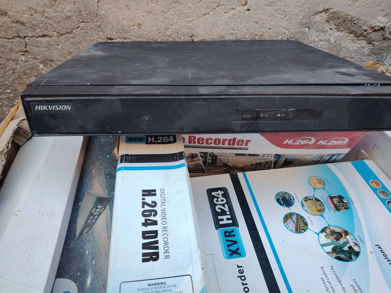 غراض للبيع مكانهن كوفه شارع ميثم التمار قرب دور الحوزة مقابيل مجمع الجنابي شرط كله جديد وعلى فحص ابيعهن شلعه وحده  ***********
