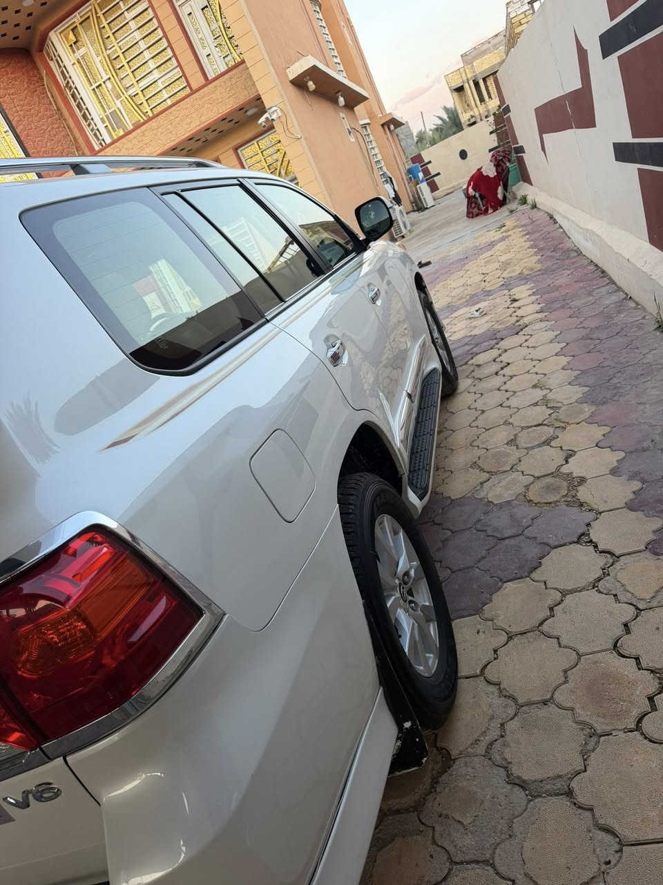 سلام عليكم لاندكروز مديل 2015 بريم اصل بسمي السعر 4 شدات بيه مجال لشراي                 العنوان كربلاء طوريج شط الله رقم الهاتف 08711606811. ***********
