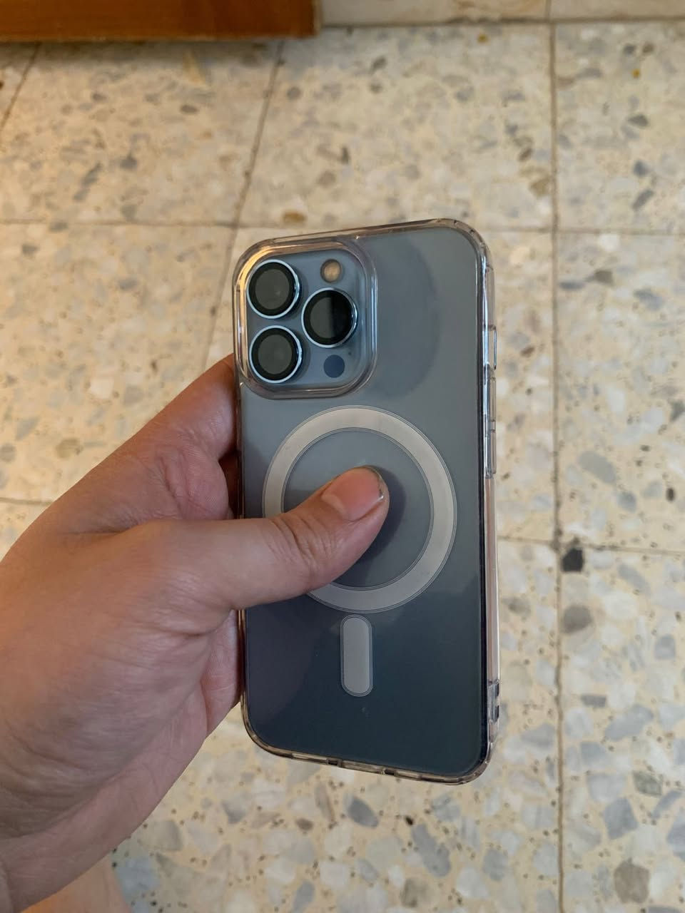 السلام عليكم
شباب ايفون 13 pro ذاكره 256 بطاريه 77 اي خلل مابي شحنه يوم كامل شاشه 120 هرتز ممبدل بي شي بس كلاسه وماضبطها ممثره بشي وكامره ماعرف شبيها بس شغالات للبيع مكاني بغداد  السعر 385للاستفسار ***********
