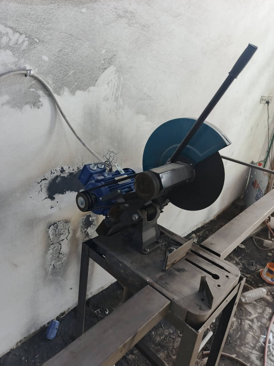 السلام عليكم كتر قايش ثري فيز للبيع +مولد +ميوزت 1/50*3 حديد الاستفسار ***********
