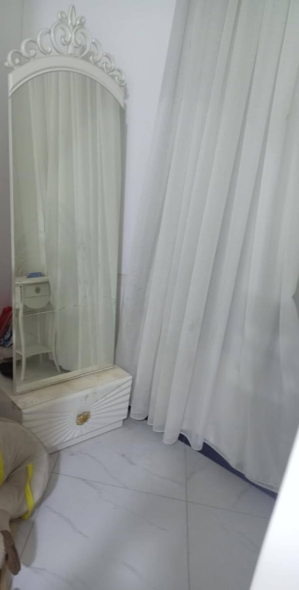 السلام عليكم ورحمة الله وبركاته
غرف نوم للبيع 

فيروزه 

جديده كلش 

السعر ٧٥٠ 

***********

بعقوبه تقاطع القدس
