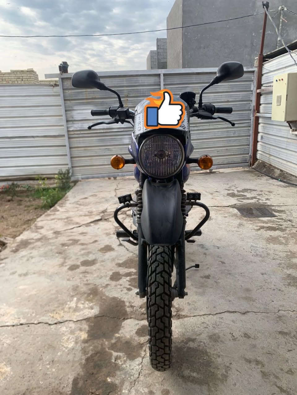 السلام عليكم بوكسر جبلي موديل 23
الدراجة نظيفة وخير من الله وعلى أيدي 

افضل نوعية دهن لكي مولي الله شاهد ورسوله 

دراجة مال بيت على كد اروح بيها لشغلي وارجع  سابقا صارلها شهر ما طالعة البيت بسبب الجو بارد 

رقمها بغداد وسنوية بأسمي وتحويل موجود شوكت مايعجبك 

رايدها 2,500 وبيها مجال بسيط 
مكاني بغداد / الغزالية او التاجي 
للتواصل ماسنجر او واتس آب فقط 

***********
