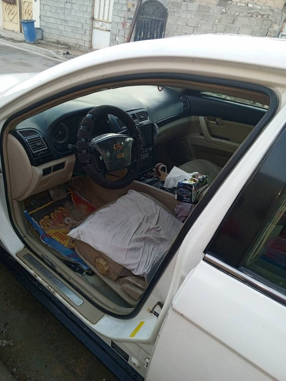 سلام عليكم جيلي ام كراند 2012 الكنيك كله مكفول السيارة بيهه جم قطعه صبغ البيع حزام بدو دواخل ترهم مرواس حسب القنعه رقم بغداد بسمي السعر 60 وبيهه مجال قليل ***********مكان السيارة بغداد الحسينيه مال راشديه
