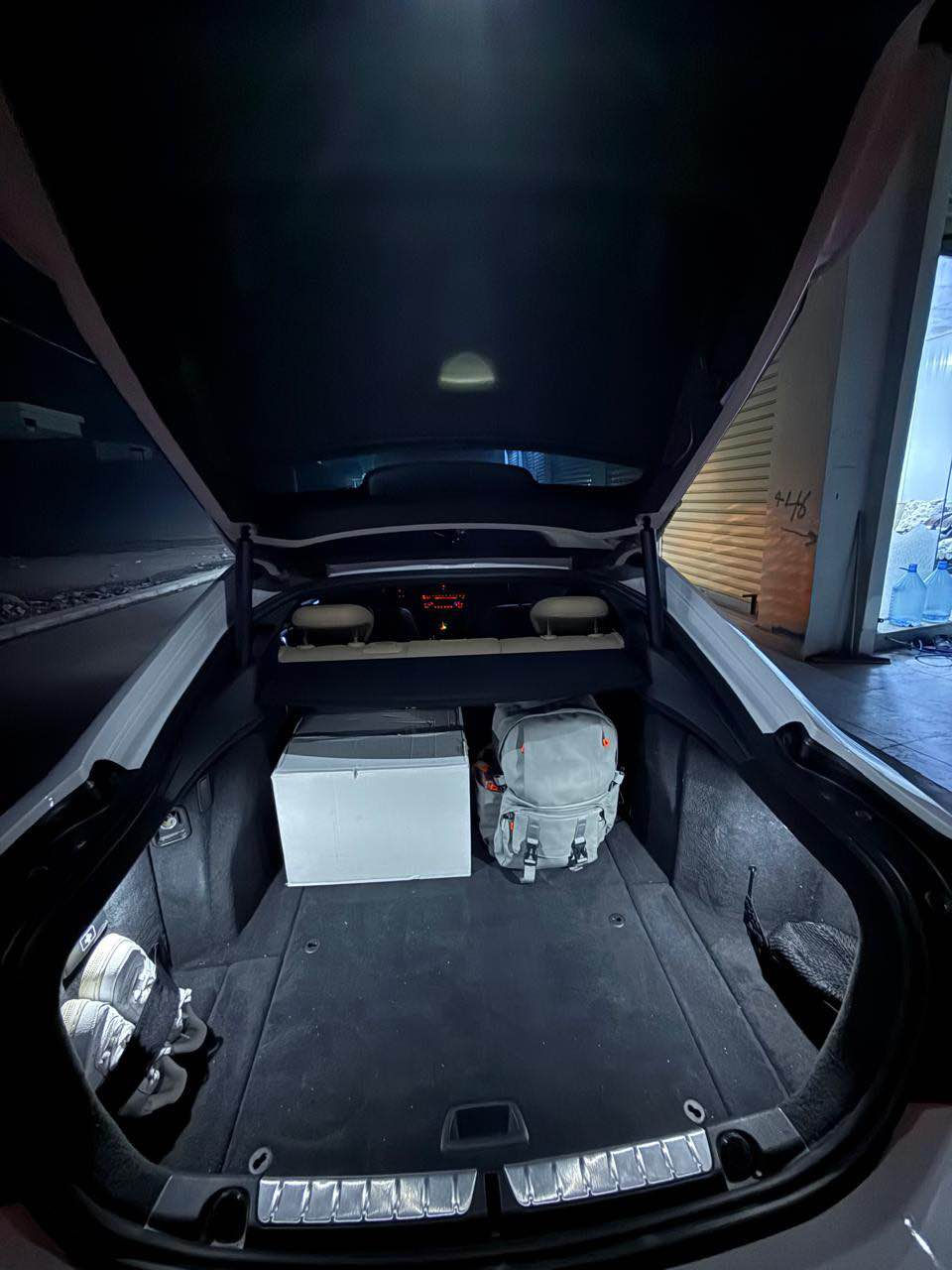 سلام عليكم 
للبيع او مراوس حسب القناعة
BMW 430 XDraiv ☠️🚀kit M 2017
75000 mi
4cylinder twin power turbo
السيارة وارد امريكي فول مواصفات ١/١ فتحة سقف كشانت جلد و تدفئة وبصمات و صندوق شفط
4 وظعيات قيادة ايكو و نورمال و سبورت و سبورت بلاس 
شاش كبير 
ماوس كبير
 وحساسات و كامرة و تحديد سرعة و تحديد مسار داخل بيج تبريد قطتين 
وبعد هواية مواصفات
تخم ويل جديد M 
تخم تاير جديد 
سرفس عام جديد 
بيهة قطعتين صبغ جاملغ سكن و بنيد بدون دواخل 
ملاحظة المحرك B46 المعروف بالقوة مو N20
قير و مكينة و حدادية و كهربائيات كلشي بشرط بشرط 
السعر $216 ورقة و بيهة مجال 
عنواني دهوك
***********
*********** السليمانية, العراق
