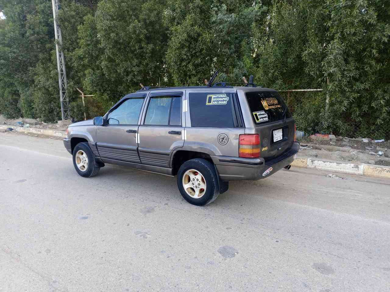 جيب شيروكي موديل 93. رقم بغداد. مشروع وطني وين ماتريد احولك  محرك وكير ففتي 3000 بلكارتون تخم تاير حداديه خير من الله سياره جاهزه دواخل حلوه للبيع السعر 40  وبيها مجال للطيبين رقم الهاتف *********** مكان السياره ناصريه قضاء الدوايه
