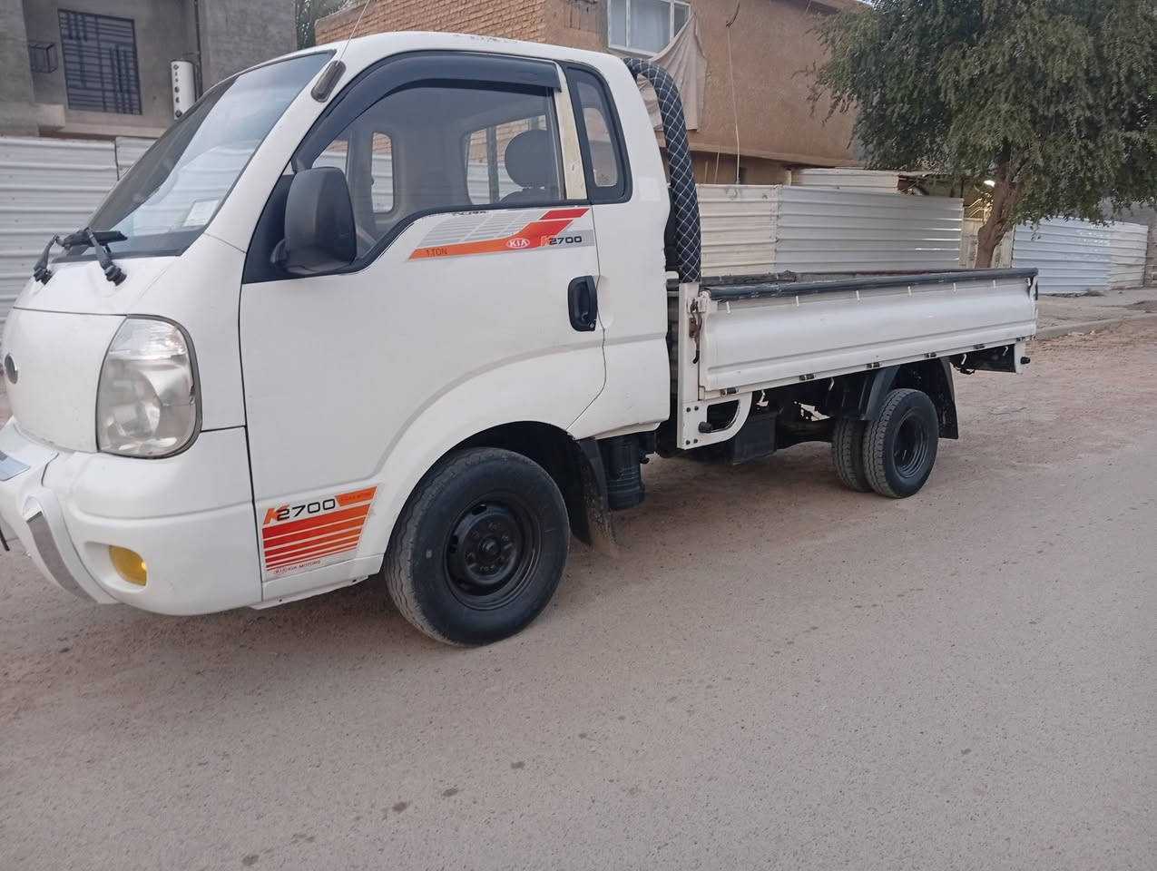 للبيع كيا حمل موديل 2012 رقم ديالى مكفوله العنوان بغداد طارميه رقم الهاتف ***********
