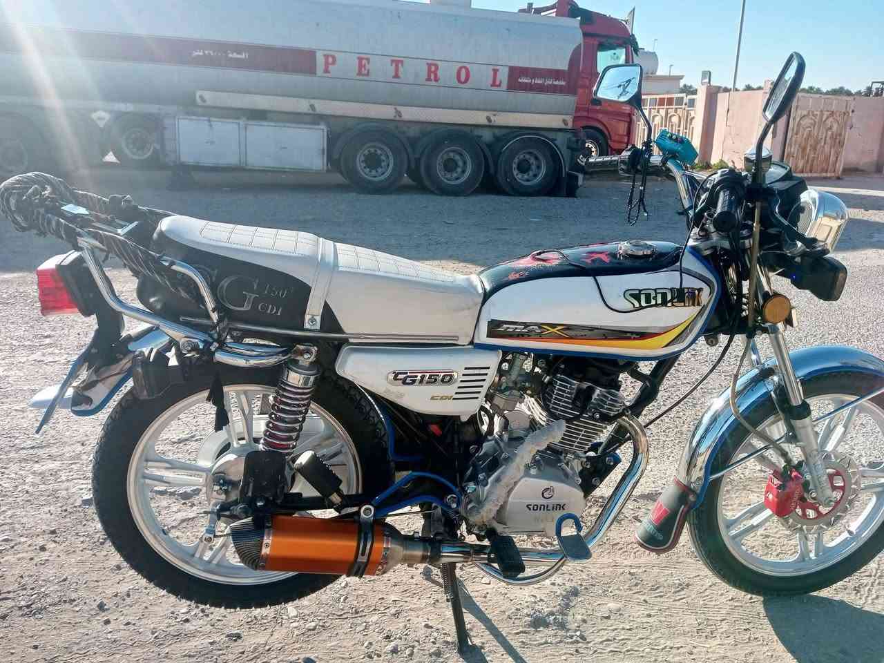 السلام عليكم دراجه 2023 شكل 2024
للبيع اوراق كامله مكينه مامفتوحه شرط شلعه ومعدل كهربائيات كله شغاله دشبول الكتروني كله كامله السعر 475 وبيه مجال متواجد ***********
