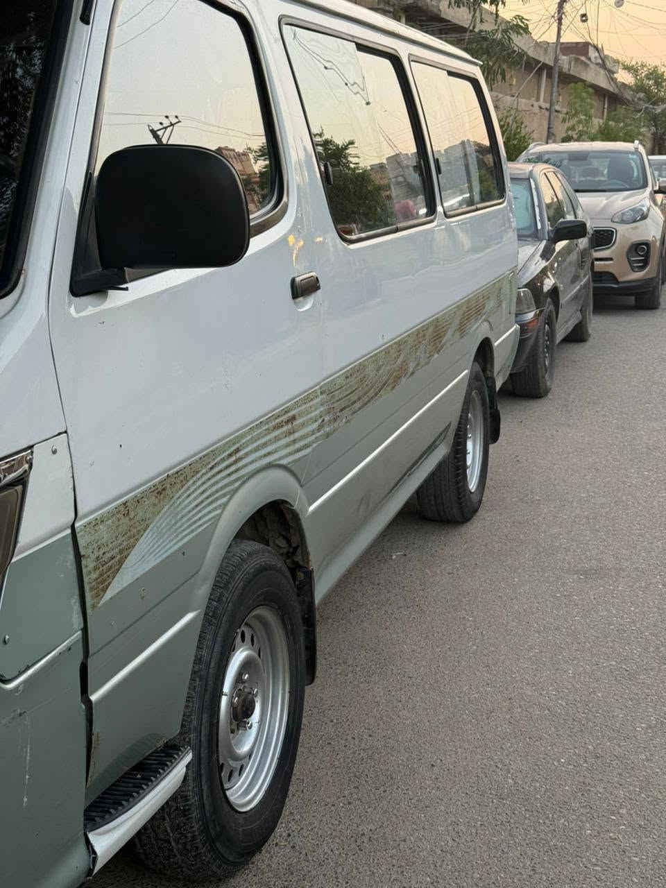 السلام عليكم 
جنبي للبيع موديل  14 السياره كلش نضيفه موصليه السعر 28 العنوان  
***********
