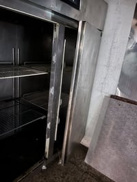 ثلاجة • للبيع