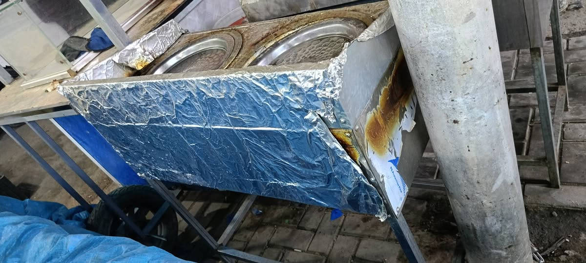 غراض مطعم البيع السعر خاص طباخ مال فلافل وطاوات وقلايه مال همبركر ومال فنكر وعربانه وخلاطات عصير وجام خانه وبنكات عدد 2جداريات سعرخاص *********** وتساب
