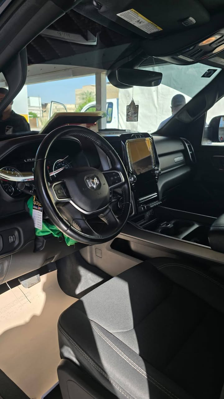 رام  2022 بك هورن
شاشه تسلا 
ماشيه 41 ميل 
محرك 8 سلندر هيمي 
شادلها تخم تاير جديد وكالة جي تي 
عليها برمجه كامله 
حساسات اماميه وخلفيه 
تدفئه كشنات ومقود 
رقم بغداد انكليزب  بأسمي
سنويه وهزه جديده 
الحادث مرفق بالصور 
بدون ارباك كلها سليمه 
بدون دواخل بدون شواصي 
***********
مكاني بصرة
