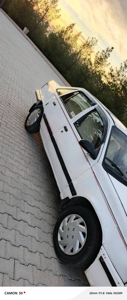 🌹ماشەاللە لەماڵی هەموو لایەک🌹
دایۆ ی لیماس 🚗مۆدێل 1995
ئاڕمی پلاستیک سلێمانی بەشەرتی 
ئاڕم و ئەوەلیات مووس و بڕاوە 
مەکینە16ی بەغاغ 
کارەبایی هەموو گیانی مەزپووت ئیش ئەکات جام کارەبا مووکەبەرە و تەرجیلی بلوتوز گەرمی مەزپووت ئیش ئەکات چووار تایەو ویلی لۆکی لەژێرە ڕزیویو خایسی نییە
تەقەوڕەقەی نییە پێشودووای کەپسە
شوین سلێمانی 🌹نرخ 12گەلا 💰
ژمارەتەلەفون📠*********** السليمانية, العراق
