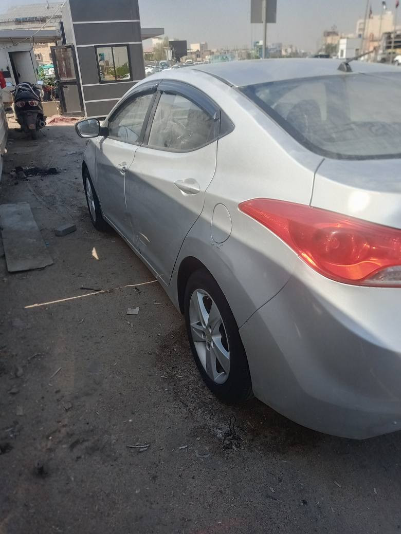 النترا افانتي كوري موديل 2012 وماكينه 1600 بيها تبخير سياره نظيفه رقمها بصره انجليزي سعر على الخاص *********** وبصوله من صبغ العام ملاحظات قليله مقفوله مقفوله من الصبغ العام البصرة, العراق
