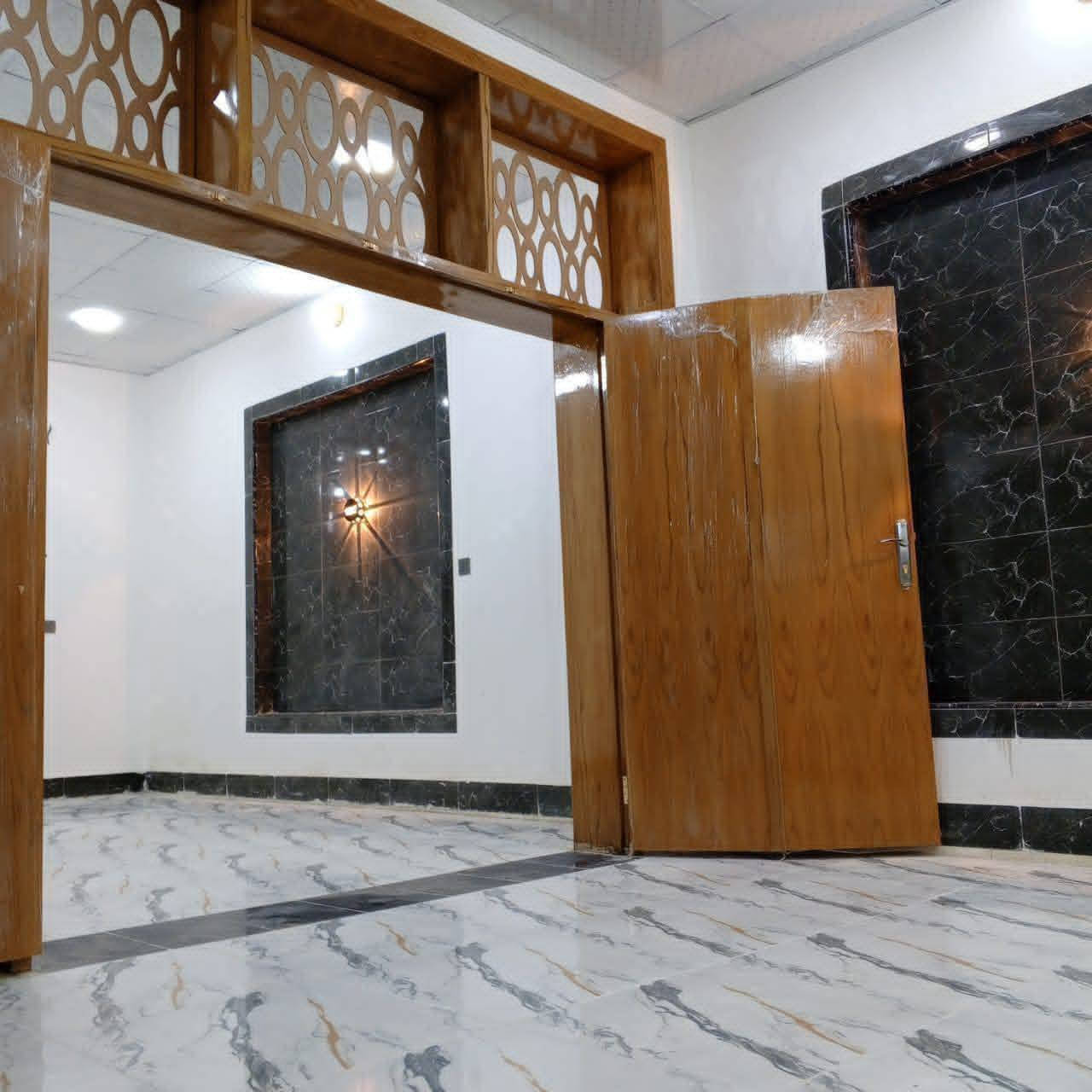 يالله يعلن #مكتب_سماء_النجف_للعقار

بيت للبيع طابو زراعي سند 25 في النجف –

مقابيل ملحق  قرية الغدير 🏡
الاتصال *********** واتساب 

📏 المساحة: 100  متر  مربعه 
💰 السعر:💲 35 مليون (قابل للتفاوض)

🏗️ البناء: طابوك نهروان🧱

🏠 الأساس والسقف: صب  كونكريت

مواصفات البيت:
✅ غرفه نوم 🛏️1
✅ صالة 🛋️
✅ مطبخ 🍽️
✅ صحيات 🚿
✅استقبال 
عنوان المكتب عامود 282ابشارع المطحنه مكتب #سماء_النجف 
الاستفسار ***********👌
