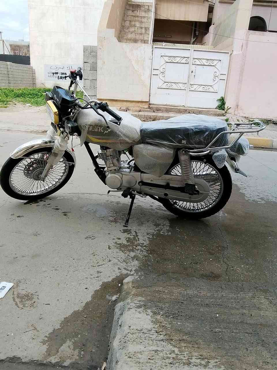 سلام عليكم دراجه سونيك اربعه كير محرك كبس موديل 24امحدث 25 دراجه صفر دراجه كاعده كل نقص مابيها خير من الله متوازي ومستعجل سعر 650بيها مجال حيبل قليل تحياتي موشراي اعبر المنشور ***********كركوك
