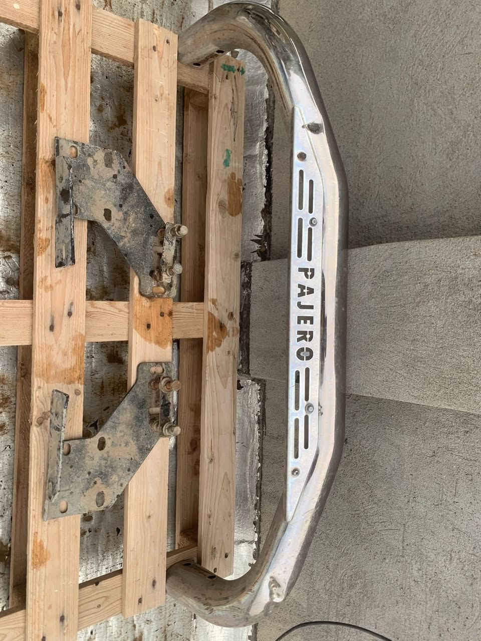 للبيع درع خلفي أمامي باجيرو مع الملحقات السعر 90..الف المكان بغداد ***********
