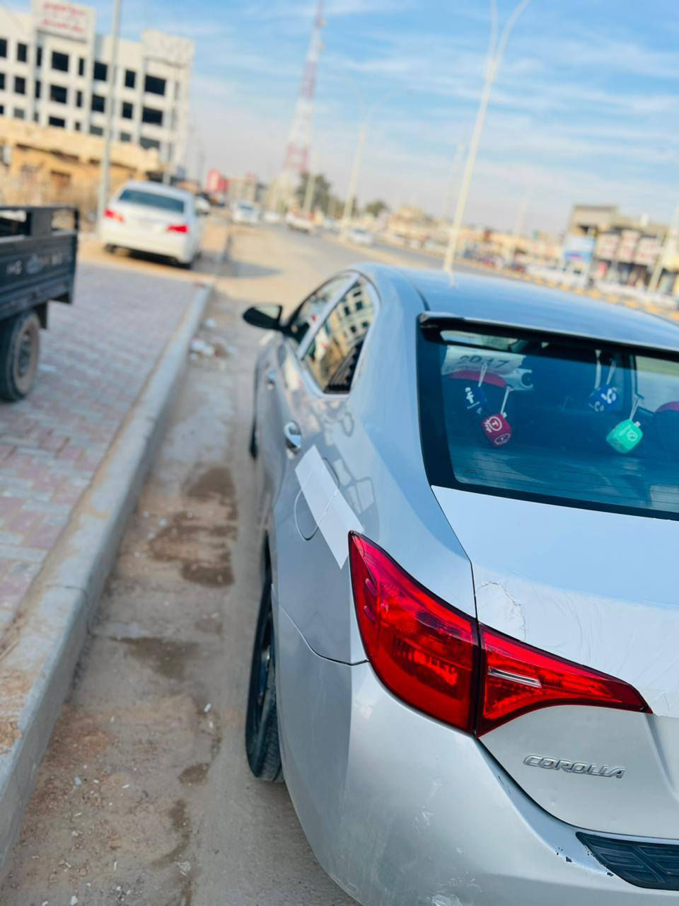 السلام عليكم للبيع كورلا 2017 وارد أمريكي حادث بنيد وجاملغ بدون دواخل كير محرك شرط رقم سليمانيه سنويه وهزه جديده شرط تحويل.
السعر 135 وبيها مجال قليل /العنوان / صلاح الدين _بيجي
رقم هاتف / ***********
