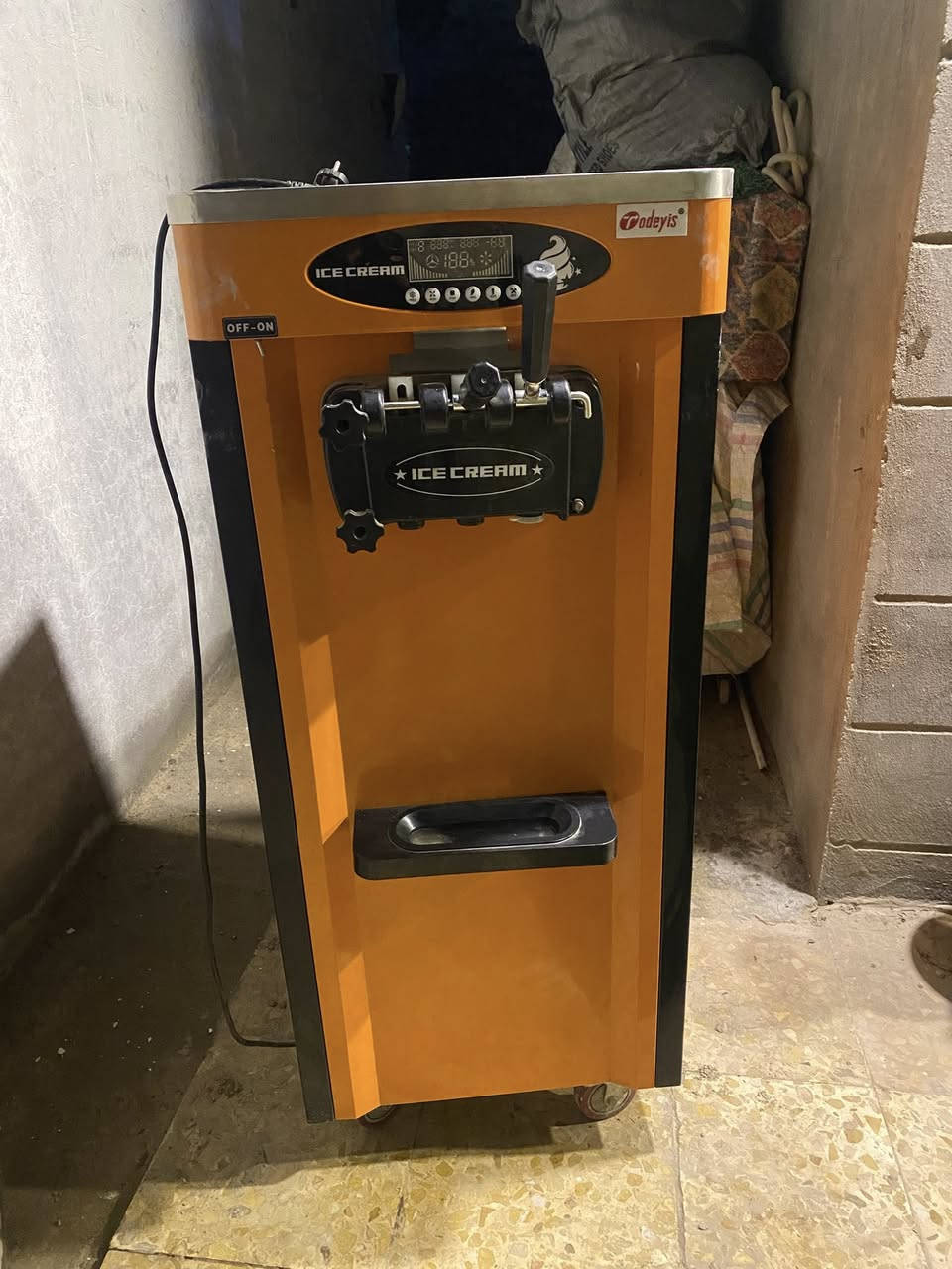 سلام عليكم غراض لبيع مكان بابل قضاء كفل سفسار عل رقم ***********
