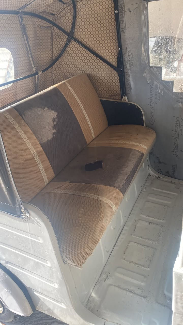 تكتك موديل 2017 بيضه اوراق كامله بوصل مكينه جاهزه مابيها نقص برغي واحد رايدها 3600 وسهله ان شاء الله رقم واتساب ***********
