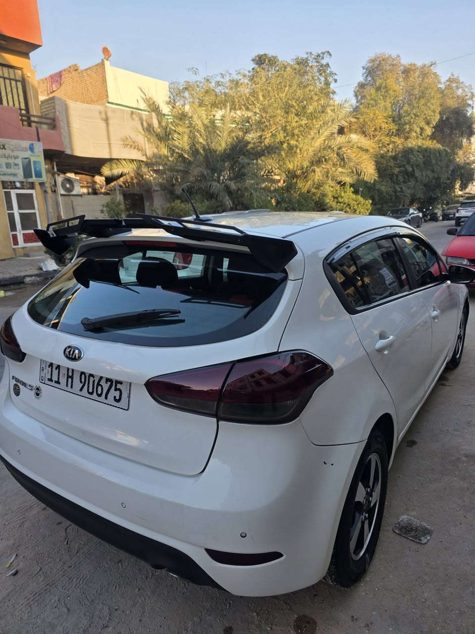السلام عليكم
كيا فورتي موديل 2018 محرك 2000 6 نمر 

لون ابيض صدفي هاتشباك 

السياره نضيفه بمعنى الكلمه 

حادثهه وسونارهه موجود داخل الصور 

كشنات جدد فوكاهن تلبيسه 

شاشه لمس اندرويد 

مانع انزلاق 

ABS

تبريد شغال ثلج 

تدفئه شغاله

تحكم ستيرن 

السياره ماشيه 89 الف ميل 

عليهه ويل كاب نجمه 
اشاير بالمري 

السياره مناقصهه اي شي 

شغل واطلع
رقم جديد بغداد بأسمي 
سنويه جديده لغايه 31
محركهه اذا نقص السياره مرجوعه 
لا تبخير ولا تنقيص 
السعر 115 وبيهه مجال 
لحد يكلي سعرك غالي كلشي اكو بالسوك


**إذا كنت صاحب هذا الإعلان وتريد حذفه لأي سبب، رجاءا أرسل رسالة إلى الدعم الفني**