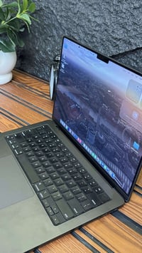 ماك بوك برو • M3 Pro • ١٨ جيجا