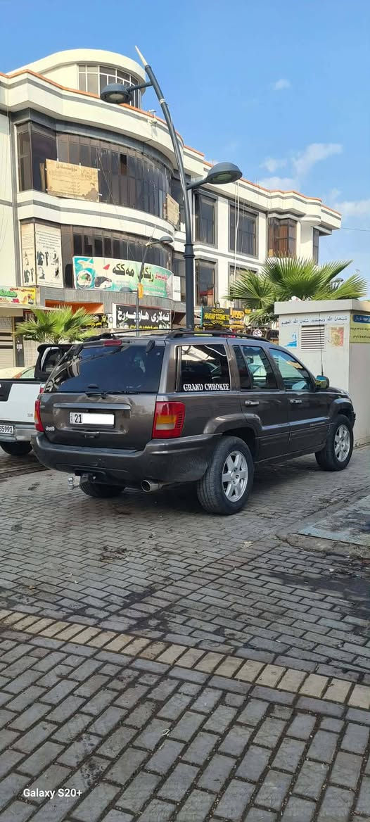 جيب شيروكي موديل 2000 كير اومحرك ٦ سلندر نضيف لاصرف ولا تبخير رقم اسليمانيه دولي جديد فول مواصفات لمتدد تخم وياله جديد تم تايرات جديد تتفئه تبريد فور ويل هوك خلفي ابلاد صبغ قطعتين بدون ضربه ودواخل والباقي مكفول السعر٧٧ وبيهه مجال الشراي يتصل ***********
