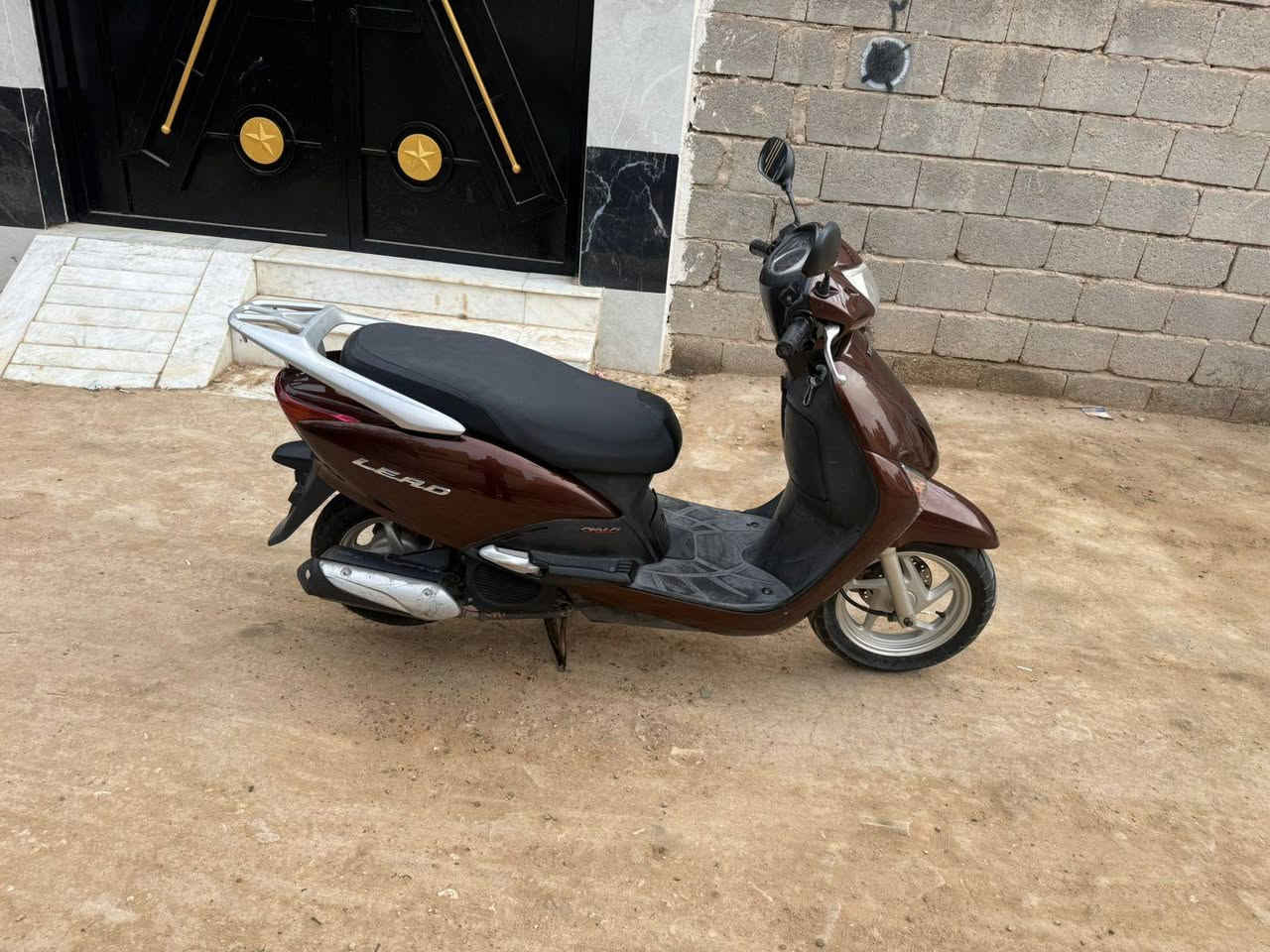 السلام عليكم ورحمه الله دراجه عدد 2 لكزز+ليدي ياباني اصل للبيع الكزز ١٢ اليدي ١٠ وبيهم مجال كربلاء الحسينيه ***********
