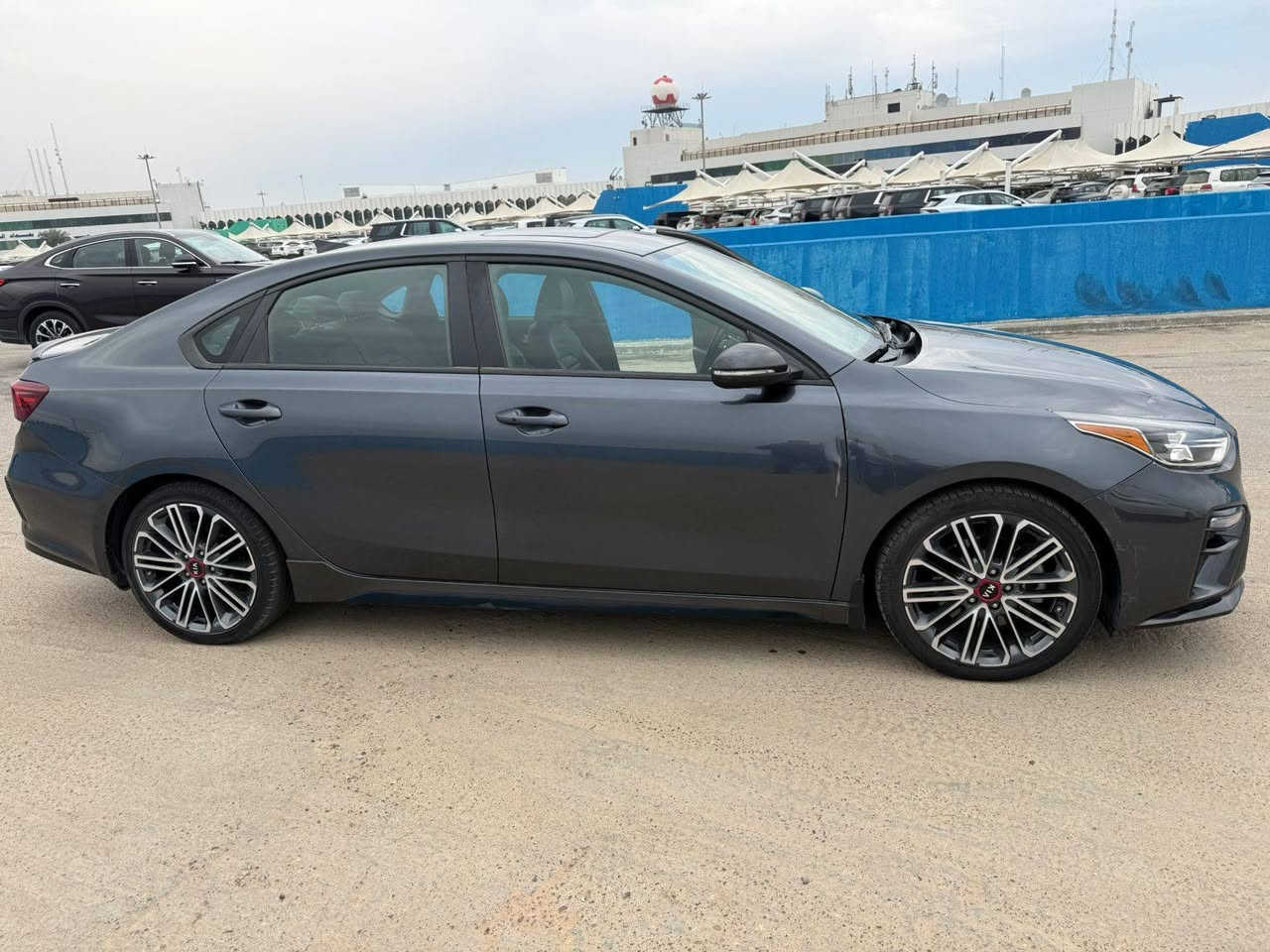 كيا فورتي لبيع ٢٠ GT فول رياضي 1600 تيربو سياره بلاديه  ماملعوب بيه بدون صبغ بدون تبديل محرك وكير بلادي موصفات GT معروفه اعلى موصفات فقط تبديل دعاميه بلاديه مطابقه نفس لون  لتواصل اتصال ع رقم ***********
مكان السياره بغداد المنصور

السعر ١٣٨$
