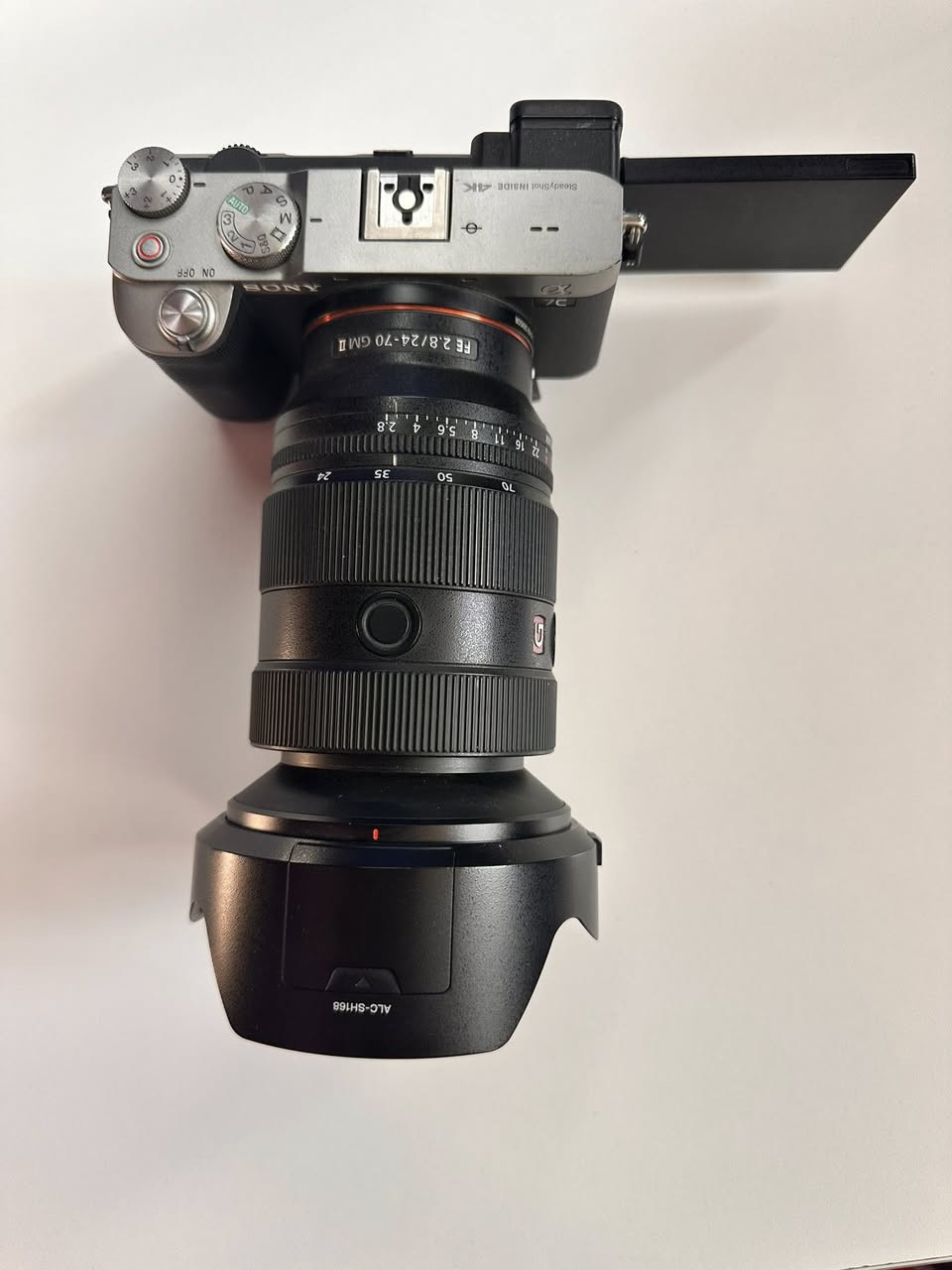 للبيع وحش سوني Sony a7C + العدسة الأسطورية 24-70mm GM II 📸
التفاصيل:
للبيع كيت احترافي متكامل نظافة 100%، مناسب جداً لصناع المحتوى والمصورين السينمائيين.
• البدي (Body): Sony a7C (اللون الفضي المميز)، أصغر كاميرا فول فريم بمواصفات جبارة.
• العدسة (Lens): Sony FE 24-70mm f/2.8 G Master II. (تنبيه: هذا الجيل الثاني أخف وأسرع بمرات من الجيل الأول).
• الحالة: شبه جديدة، استخدام حشيم جداً، بدون أي شخط أو عيوب تقنية.
• الملحقات: (هنا اذكر الملحقات اللي عندك مثل: الكارتون، البطارية الأصلية، الشاحن، الحزام).
السعر: (اكتب سعرك هنا) – الرجاء التواصل للجادين فقط، والعدسة لا تباع منفصلة (أو حسب رغبتك).
الخيار الثاني: إعلان سريع ومختصر (للسوشيال ميديا)
العنوان: فرصة ذهبية لعشاق التصوير.. Sony a7C مع ملكة العدسات! ✨
النص:
للبيع باكيج الأحلام لكل يوتيوبر أو مصور فوتوغرافي:
✅ كاميرا Sony a7C فول فريم، خفيفة وقوية.
✅ عدسة 24-70mm f/2.8 GM Mark II (أحدث إصدار من سوني).
✅ نظافة تامة مثل الجديدة.
الكاميرا والعدسة معروفة بأدائها الخرافي بالعزل والفوكس السريع.
المكان: (العراق/بغداد)
للاستفسار والسعر: يرجى مراسلة الخاص أو الاتصال على (***********).
