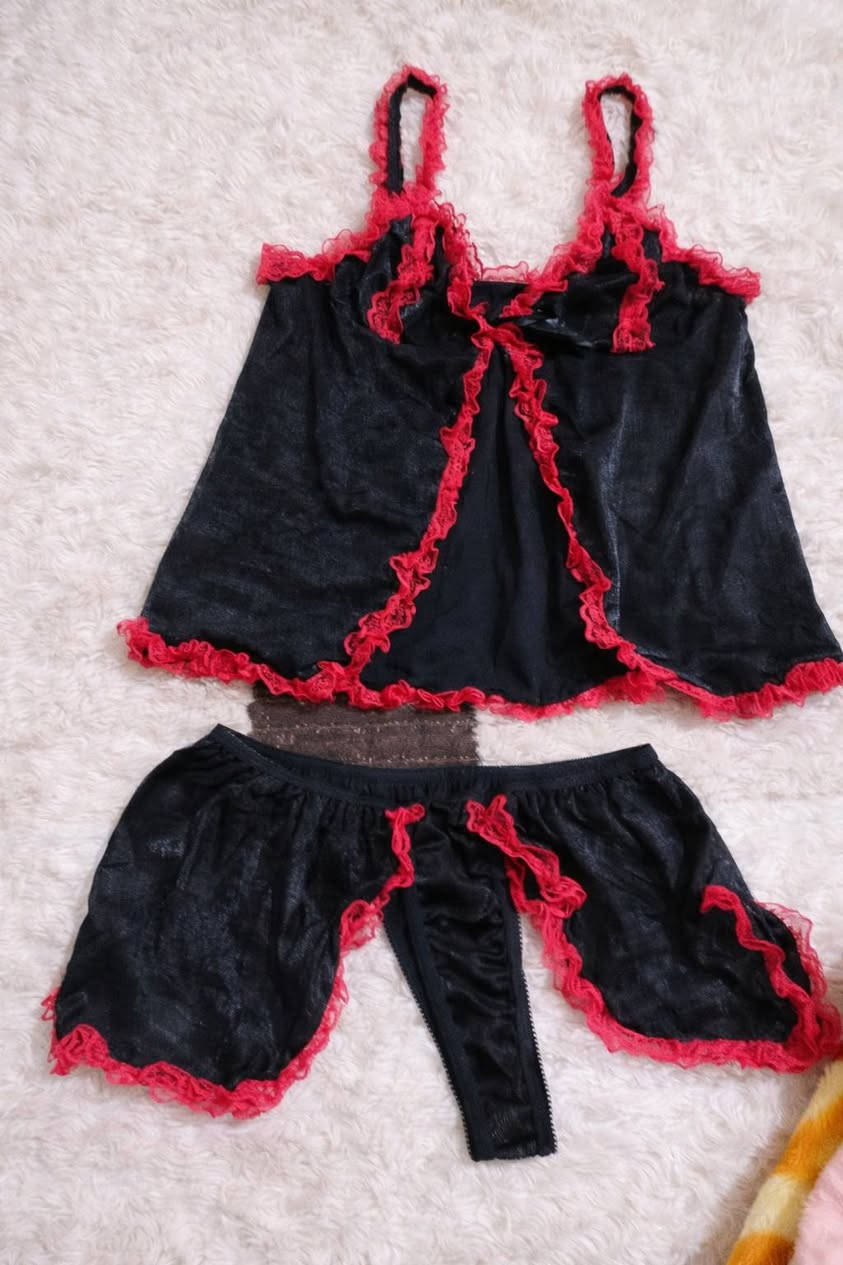 10 قطع لانجري ابيع شلعه ومفرد هم عادي


**إذا كنت صاحب هذا الإعلان وتريد حذفه لأي سبب، رجاءا أرسل رسالة إلى الدعم الفني**