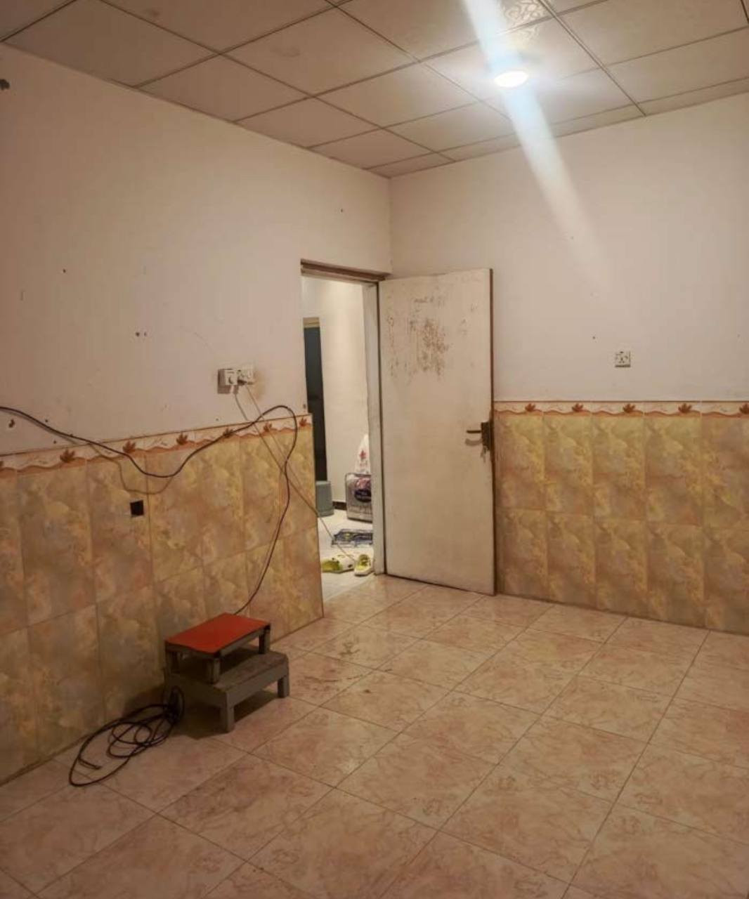 للايجار
شقه طابق اول جديده في الجمهوريه شارع المكاتب تحتوي ع غرفتين صاله مطبخ صحيات سعر الايجار 500
***********
