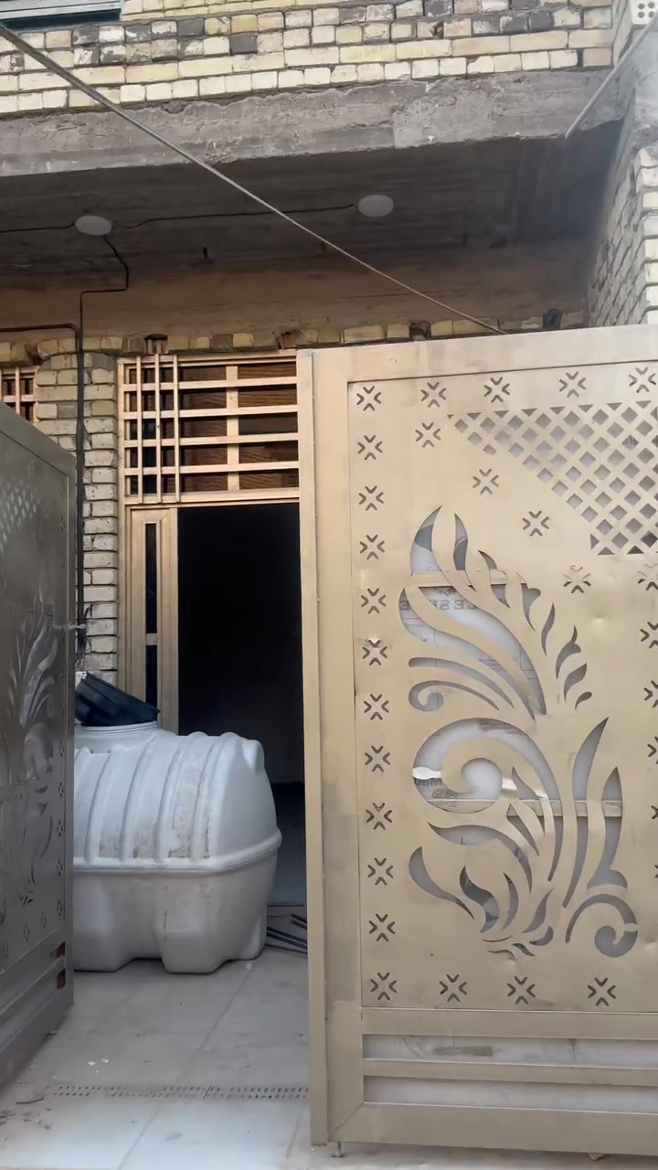 بيت للايجار ١٠٠ متر طابقين ٣ غرف نوم وصالتين و مطبخ واستقبال نهاية الاربع شوارع النفطية شارع سكلة الركابي فرع 11 خدمات كاملة الشارع الرئيسي تبليط السعر 500 استفسار ***********
