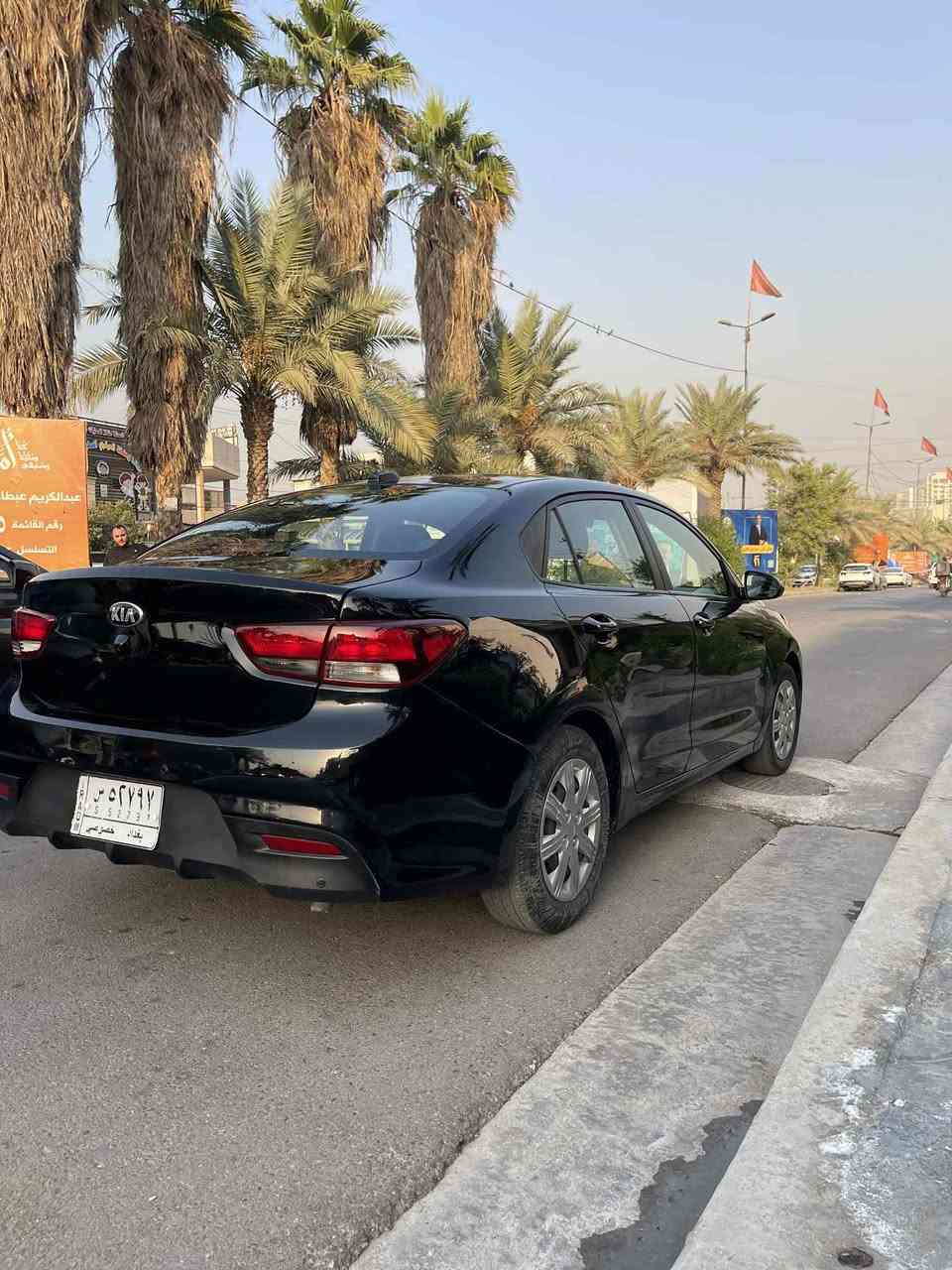 للبيع كيا ريو 2021 رقم بغداد مكينه 1600 دوش ماشية 67 الف كيلو حادثها خلفي بدون ايرباك قبق جنطه ورش جاملغات بدون معجون السيارة جاهزة ميحتاج دينار تصرف عليها
/ شاشة جبيرة / مكينه 1600 دوش / كار بلي / كامره خلفيه / 
مكينه وكير وتبريد مكفولات صور الحادث منشوره
سعرها 120$ ورقه
مكاني بغداد السيدية ***********
