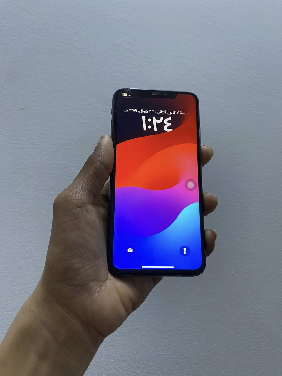 سلام عليكم.
اكس ماكس. 
ذاكرته 64. 
بطاريته 80. 
دبل خط بس شريحه مالته ضايعه. 
سعره 140الف فقط. 
م صلاح دين. 
شراي اتصل. 
***********
