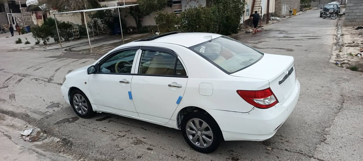 السلام عليكم
بي واي دي إف ٣ موديل ٢٠١٤ مزاد الداخليه تترقم ديالى كير ومحرك لانسر كفالة صدر جديد كهربائيات كلهة ع البلاد تبريد ثلج  بدون ظربة بدون خياس صبغ بس الدوسات والهلالات الخلفية للبيع السعر ٣٨ وبيهة مجال العنوان ديالى *********** .
