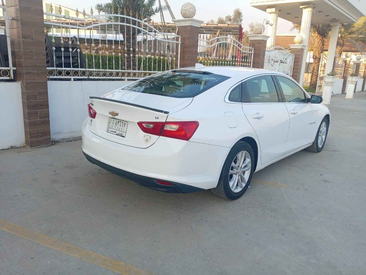 ماليبو موديل 2018 ضررها دعامية امامية فقط ماشية 100 الف السعر 109 
المواصفات ..👇🏻
* شاشة كار بلي اندرويد اوتو
* كاميرا خلفية
* شاشة كبيرة 
* داخل اسود 
* كشن سايق كهربائي 
* قطعتين تبريد 
* بصمة تشغيل 
* بصمة ابواب 
* بصمة جنطة 
* ليدات امامية 
* ليدات خلفية 
* تحكمات ستيرن
*********** اسيا
