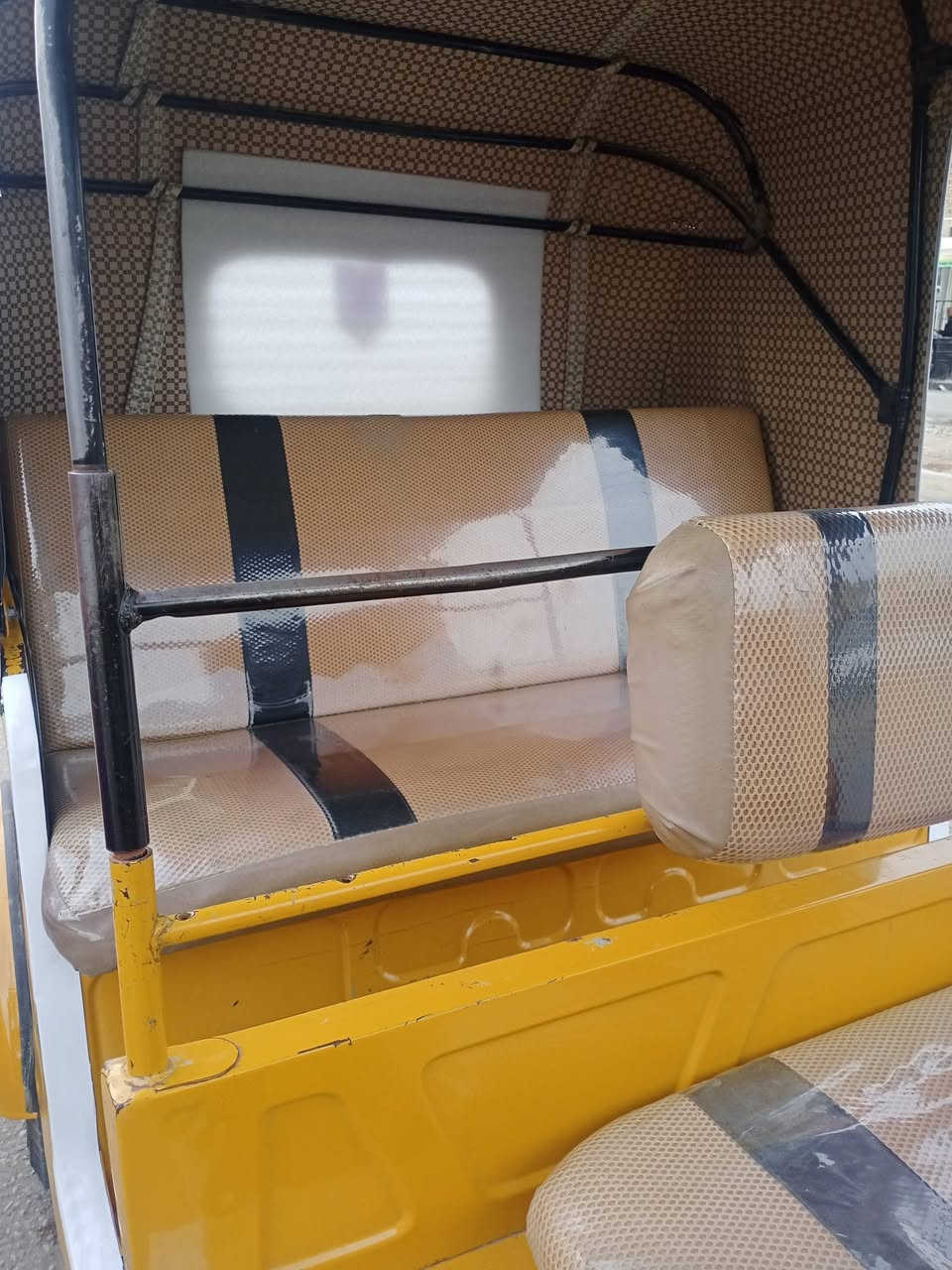 سلام عليكم تكتك للبيع موديل 20شهر 10رقم وسنويه كفاله عده طكه بلغد بارد تكتك جاهزه من  شراي اتصل***********
