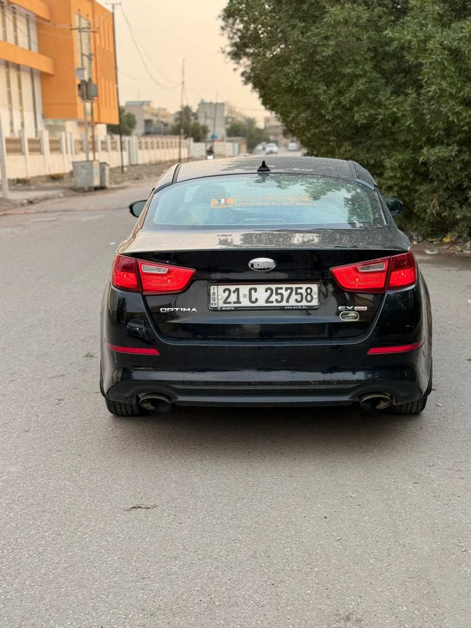 كيا اوبتما 2015 فول للاخير عدى الفتحة
بيها قطعتين جاملغ مبدل وبنيد بي صبغ 
بدون دواخل كفاله
السياره نضيفه حيل 
مكاني الدوره 
السعر 115 وبيها مجال 
***********
