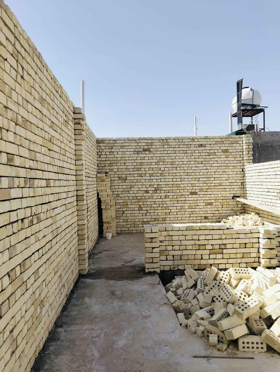 خلفه بناء متفرق حاليا في كربلاء ***********
