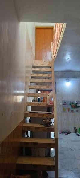 دار للبيع 75م شارع 10 في حي الجامعة  طابق ونصف بناء نظيف جدا 
الواجهة 3.75 نزال 20 

يحتوي على غرفتين وصالتين ومطبخ واستقبال وصحيات داخلية وخارجيه 

__العنوان /النجف الاشرف _حي العدالة _شارع المستوصف 
 
نستقبل جميع العروض التجارية في كافه احياء النجف اداره مكتب الميار للعقار 

🟨للاستفسار الاتصال على الرقم التالي او مراسلة الصفحة 
 
📞 عباس الجنابي ***********
📞عباس هاتف الشايب ***********
