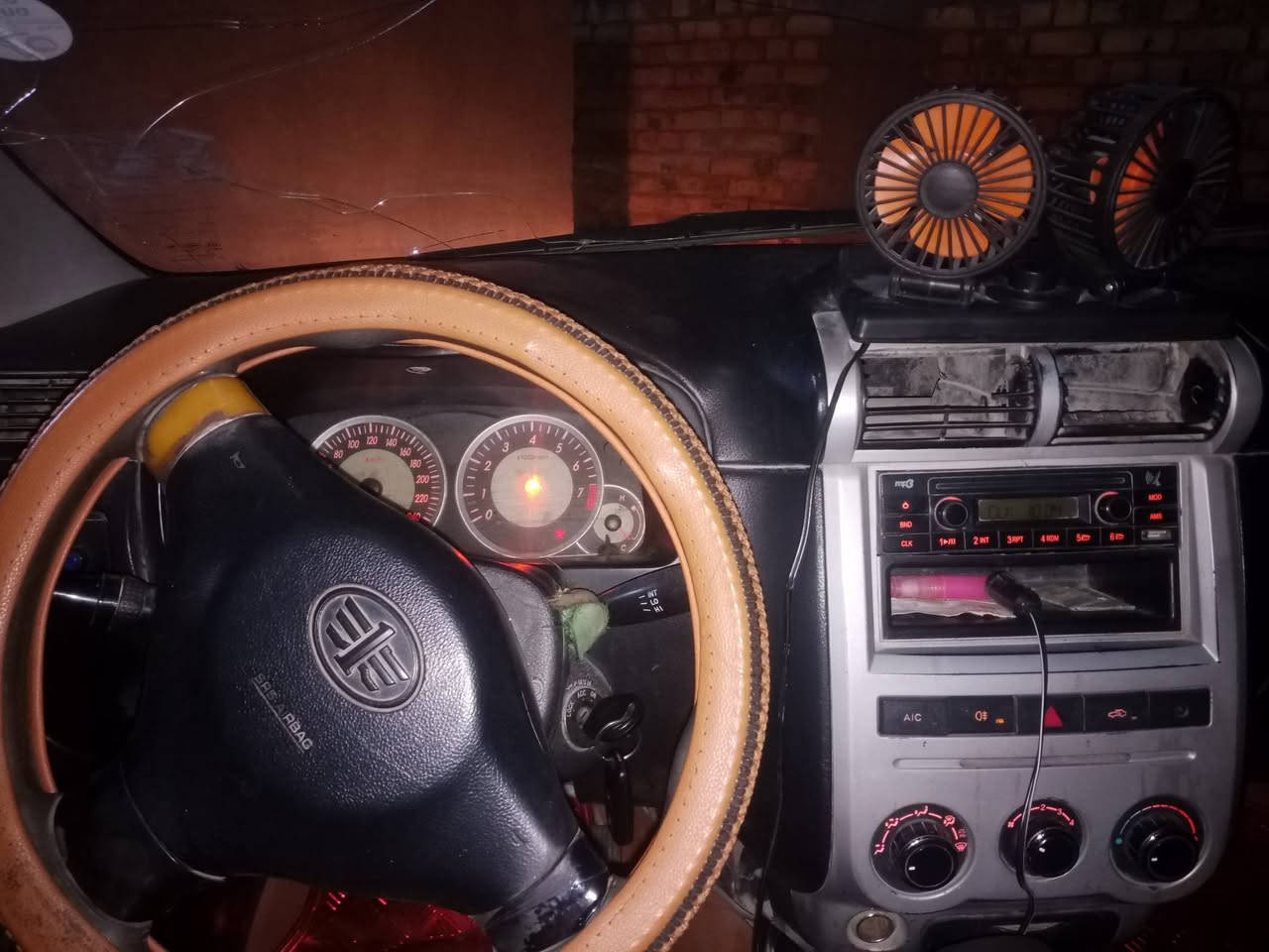 فاو سبعه راكب محوره ثري واي كير اوتوماتيك ياباني مكفولة كشر مبيه صبغ رقم بصره مشروع وطني مكان  سياره الناصريه موديل 13سياره حلوه مال بيت سعر 47رقم***********
