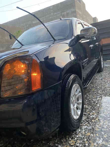 يوكن SLE موديل ٢٠٠٧ كندي كفاله عامه من الصبغ والحادث ماعدا البنيد بيه قليل جراد دواخل بيجي رقم الانكليزي الجديد بااسمي السياره جنطه شفط تدفئه بالكشنات السعر ٢٠٥ وبيها مجال ***********
