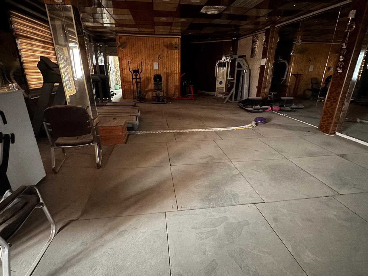 قاعه كامله للبيع ( شكو شي بالقاعه للبيع ) ما ابيع مفرد ابيع كامل بسعر مناسب المكان البصره / المعقل للاستفسار ***********
