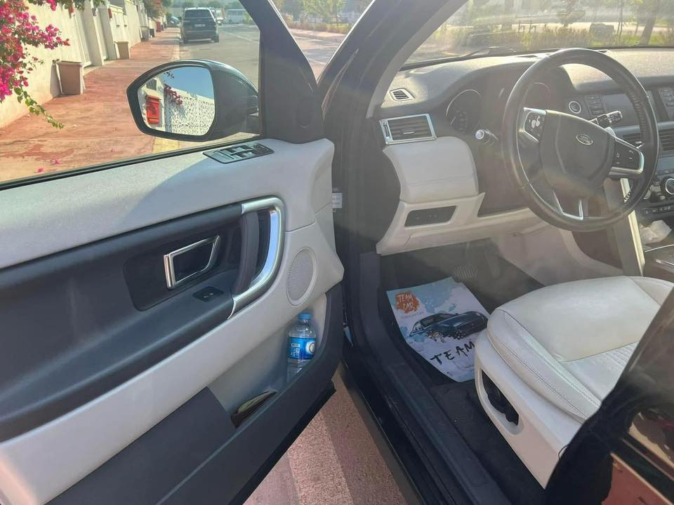 لاندروفر  دسكفري2018 خليجي
رقم اربيل باسمي السياره
فول مواصفات
مابيهه حادث السياره مكفوله فقط شخص باب السائق
السياره مابيهه مصرف
مكان السياره البياع 
السعر175ورقه
رقم الهاتف 
***********
