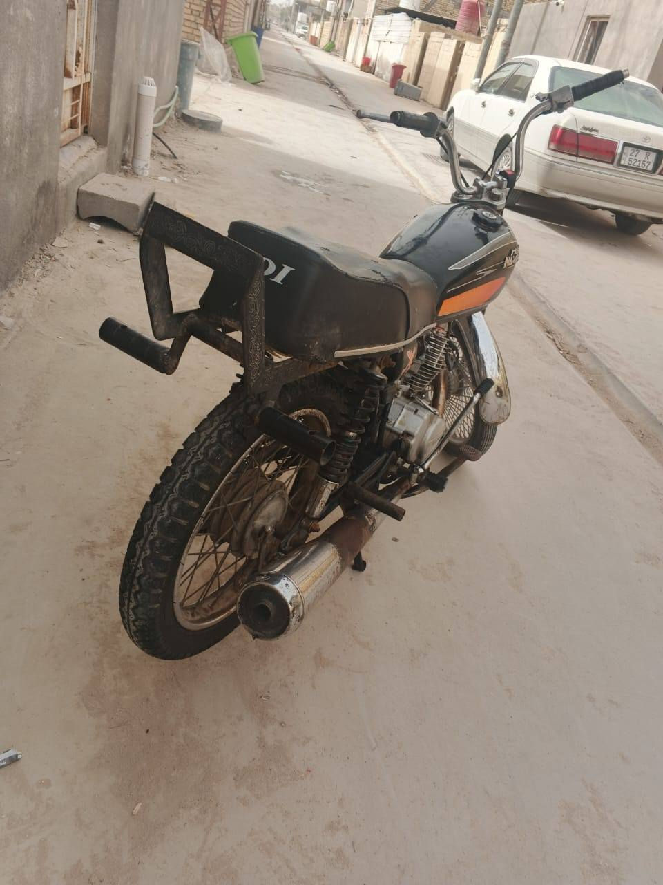 السلام عليكم ابسبب الوعود الكاذبه اعيد النشر دراجه لبيع الدراجه ماعوزه اي شيه السعر 250غفل المكان سوك الشيوخ الحكيكه رقم ***********. الدراجه كلك كلك
