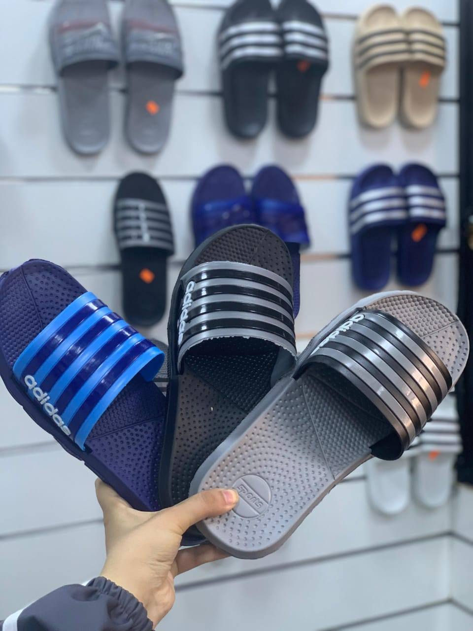 كف سبورت رجالي
التعبئة ٢٤ 
سعر الكارتون ٢٣ الف
كف سبورت شبابي 
التعبئة ٢٤ زوج 
السعر الكارتون ٢٢ الف
كف سبورت ولادي 
التعبئة ٢٤ زوج 
سعر الكارتون ب ٢١
كف سبورت طفل 
التعبئة ٢٤ زوج 
سعر الكارتون ب٢٠ الف


**إذا كنت صاحب هذا الإعلان وتريد حذفه لأي سبب، رجاءا أرسل رسالة إلى الدعم الفني**