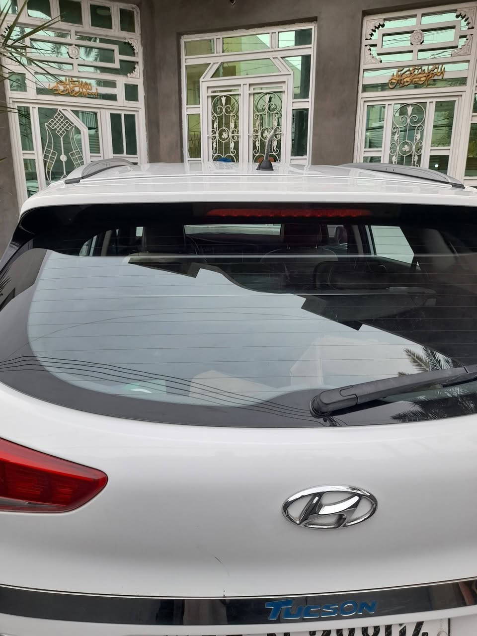 سيارة توسان ابيض مكفولة بأسمي رقم بغداد دولي موديل 2018 للبيع الاتصال ع  الرقم ***********
